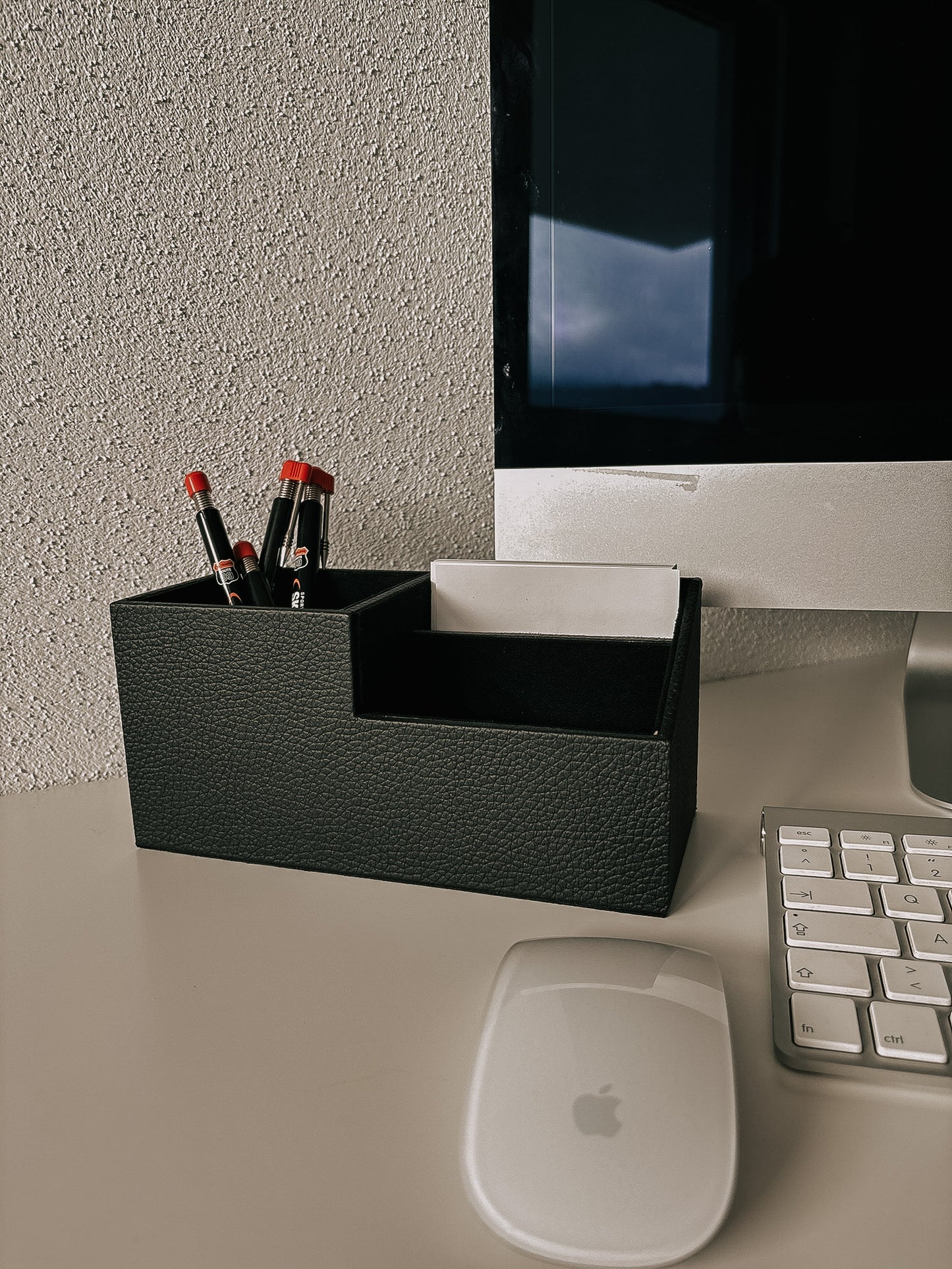 Schreibtischorganizer aus Leder – mit Innenfächern, 10,5 × 9 × 9 cm