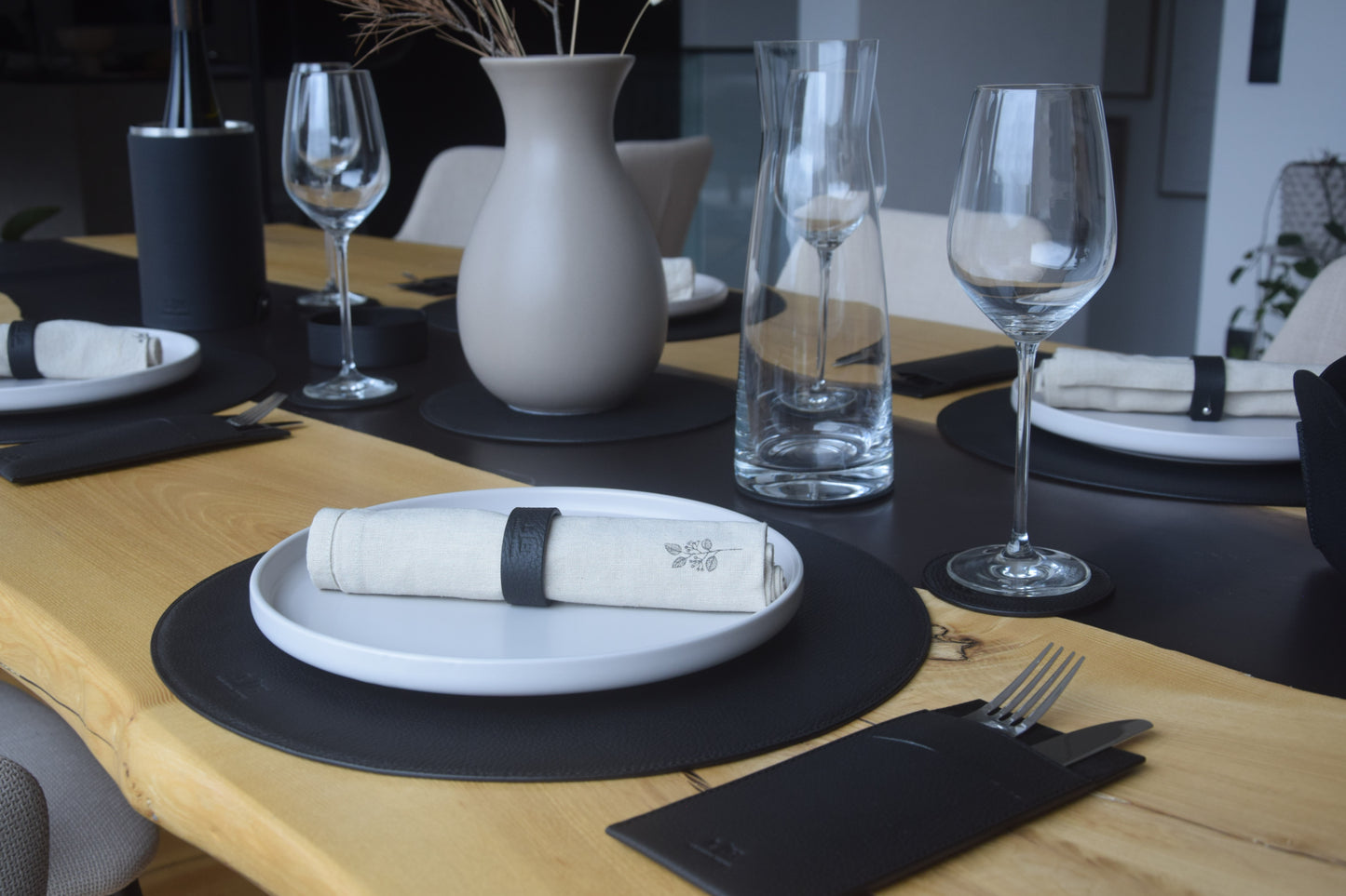 Platzset rund Ø 37 cm – stilvolles Tischset aus echtem Leder