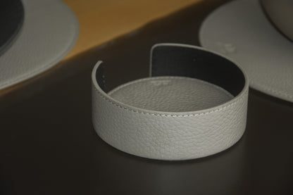 Runde Glasuntersetzer aus Leder – 6er-Set mit Halter