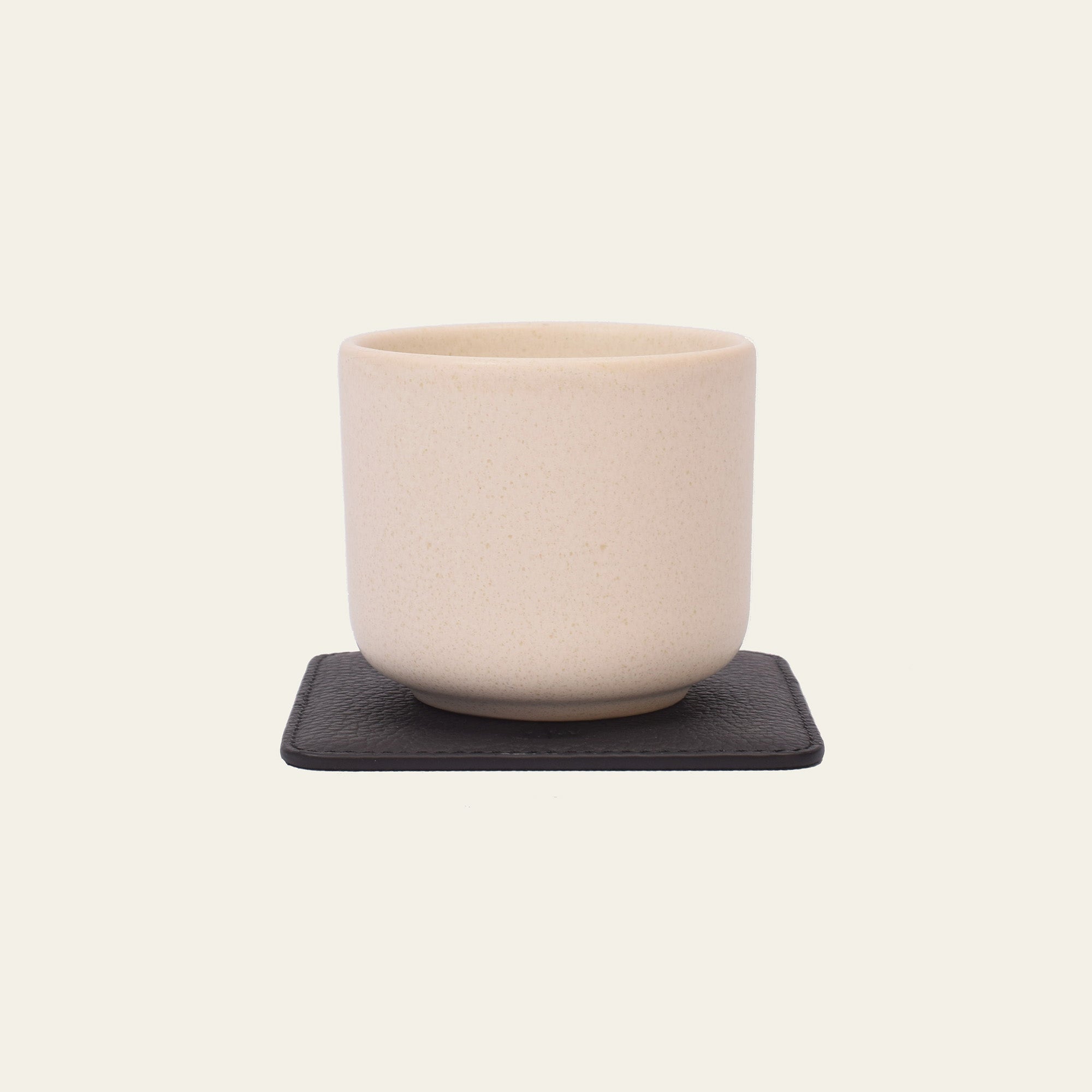 6 quadratische Leder-Glasuntersetzer im Set – inkl. Halter