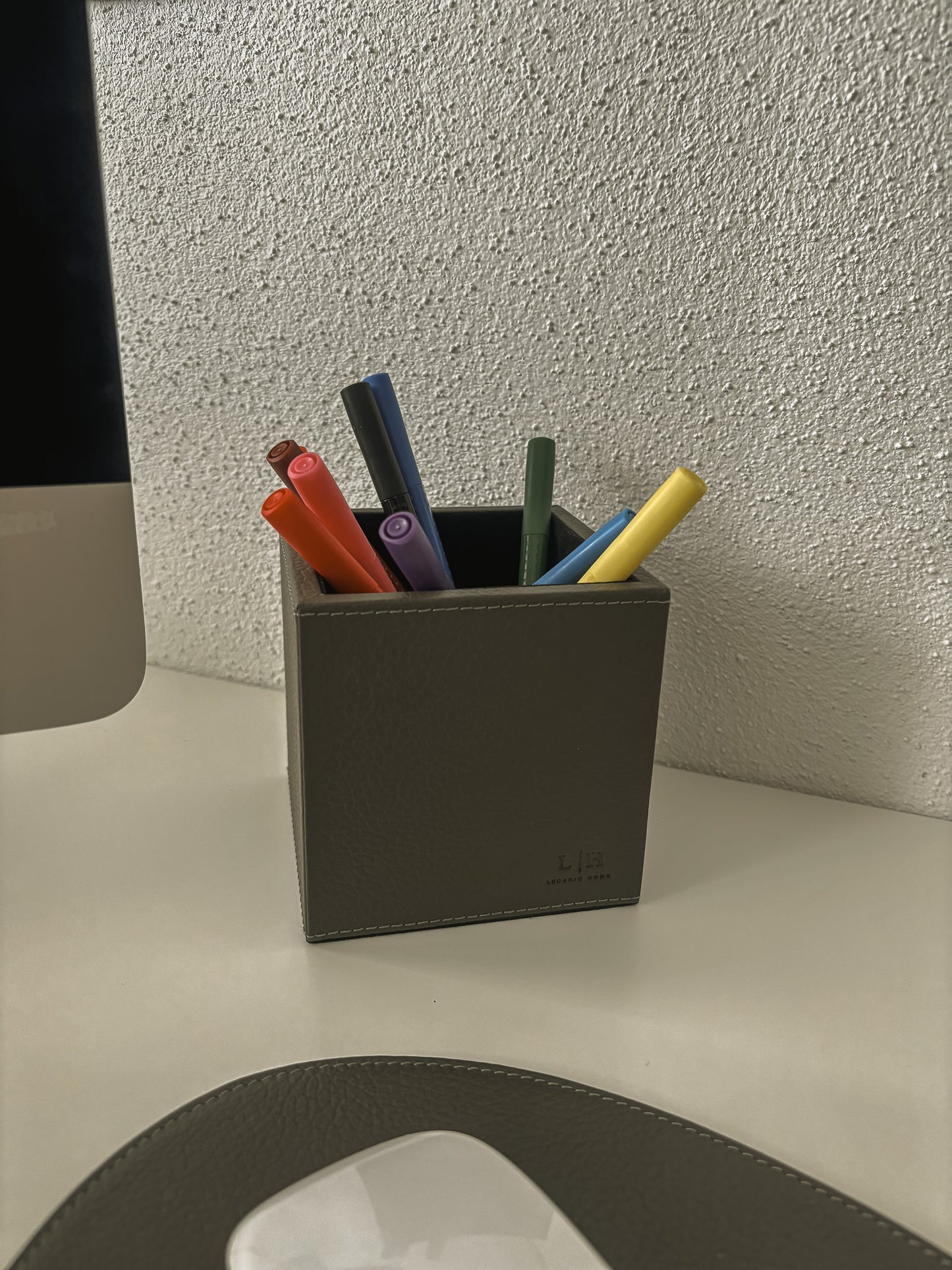 Leder-Stiftehalter – stilvolle Ordnung