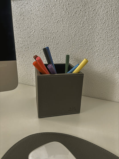 Leder-Stiftehalter – stilvolle Ordnung