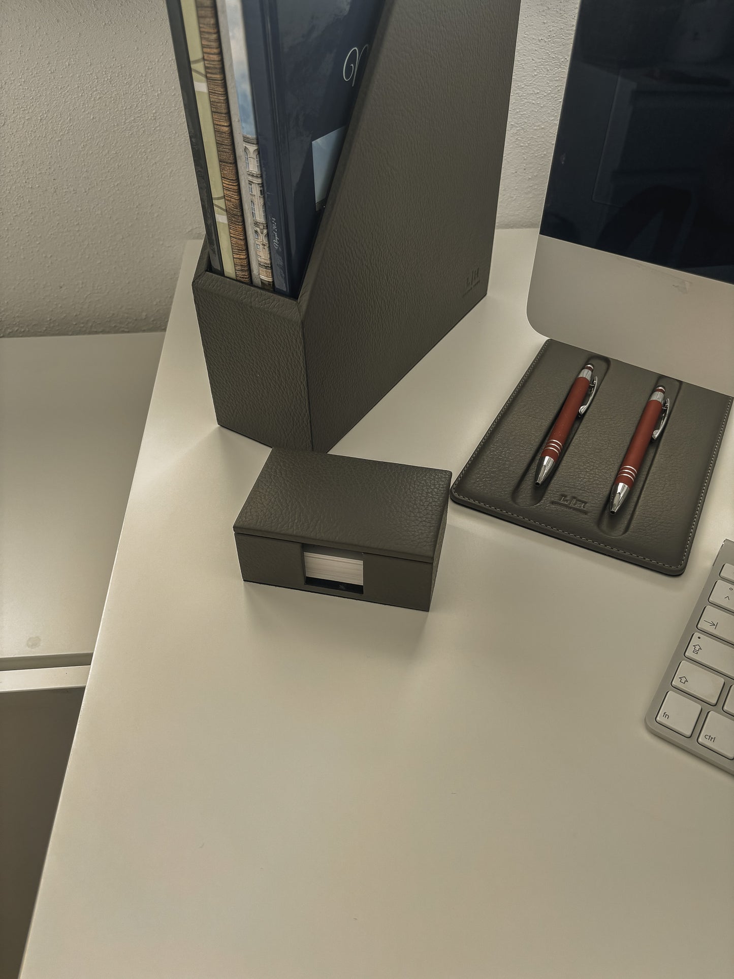 Leder-Visitenkartenbox – stilvoll & funktional