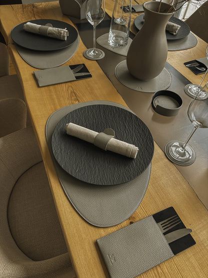 Platzset asymmetrisch – Echtleder, 46 × 32 cm