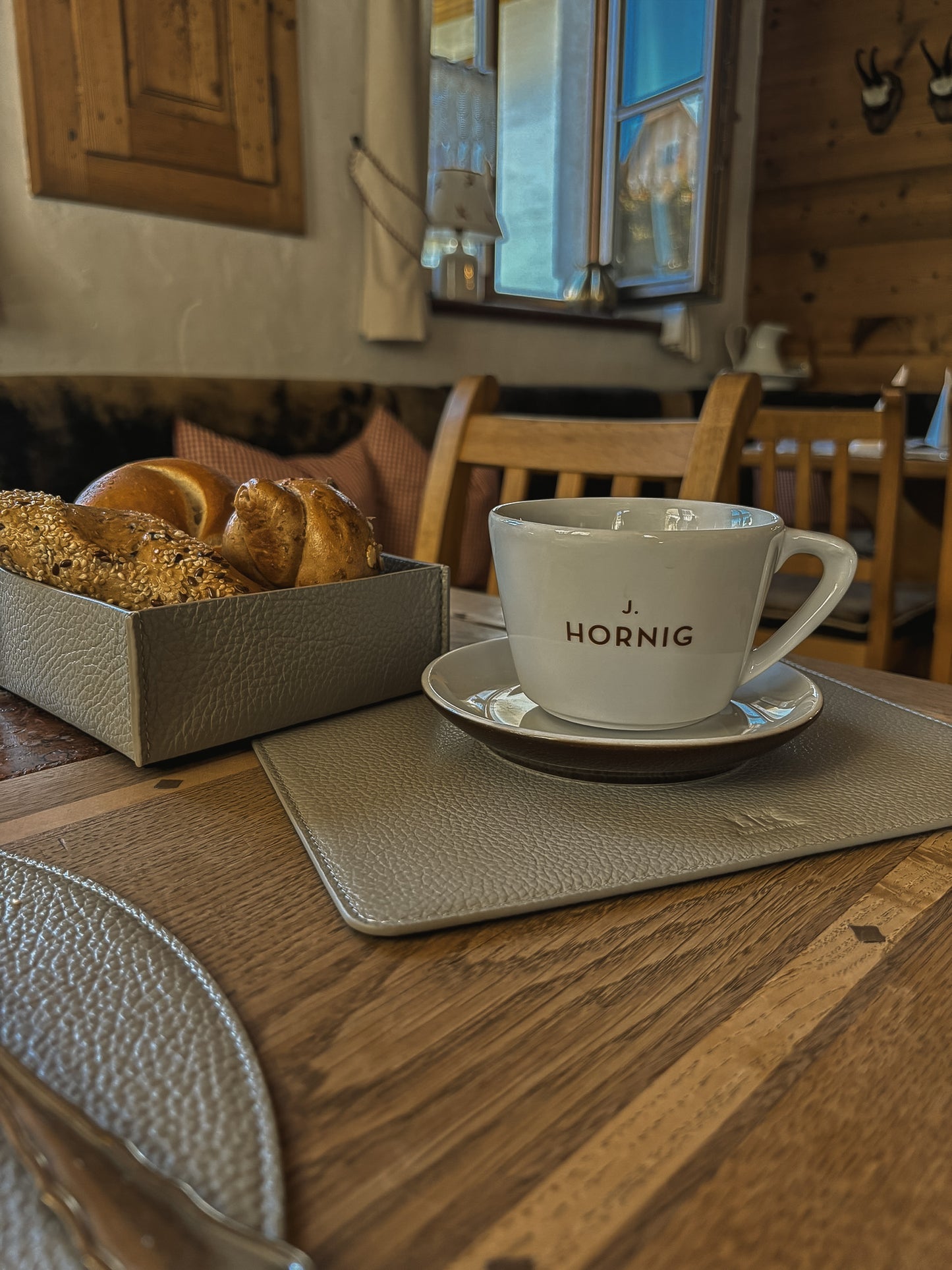 Kleiner Brotkorb & Obstkorb aus Leder – stilvoll und pflegeleicht – 14 × 14 cm