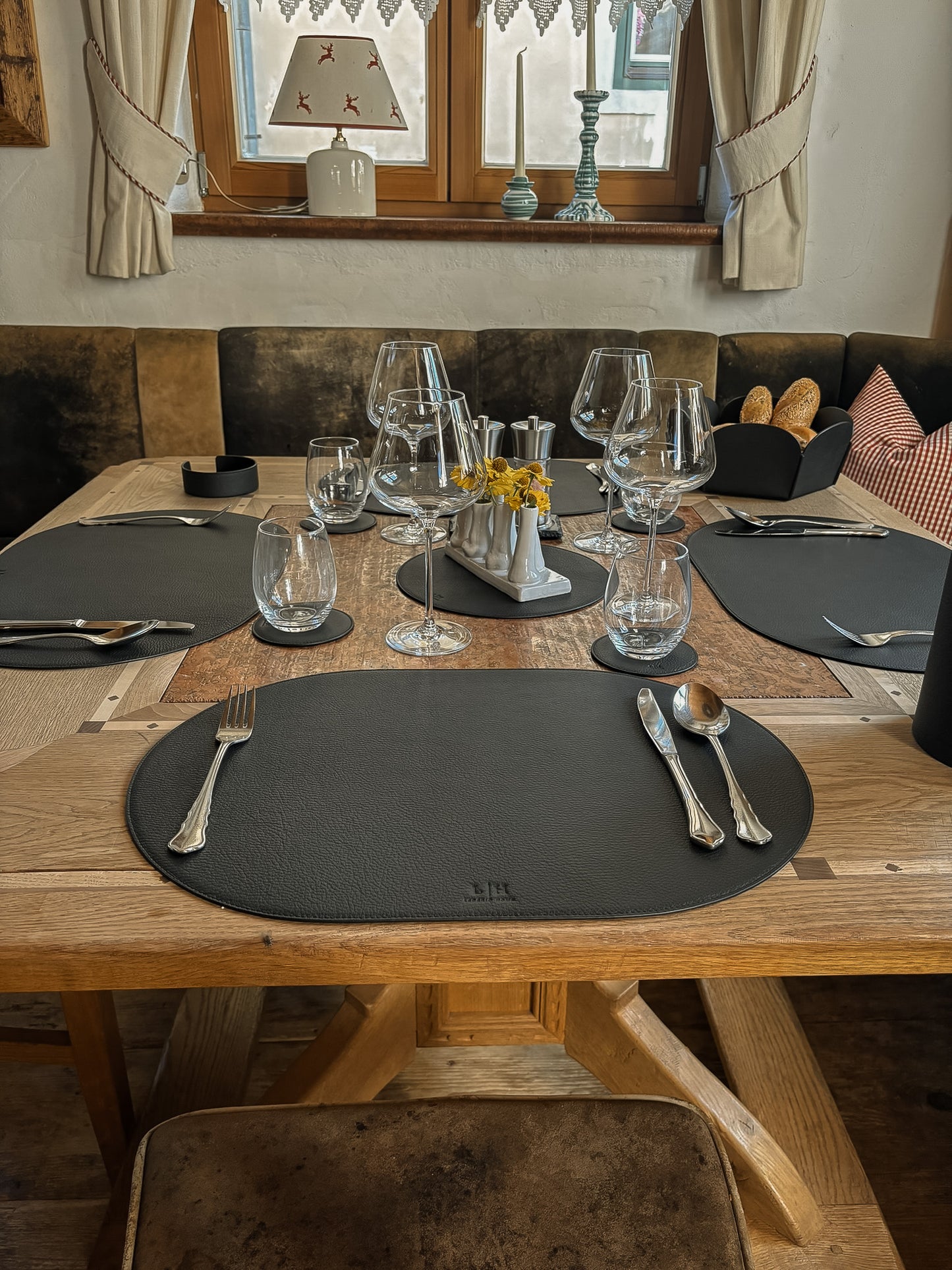 Tischset oval –  50 x 34 cm - formschön & rutschfest