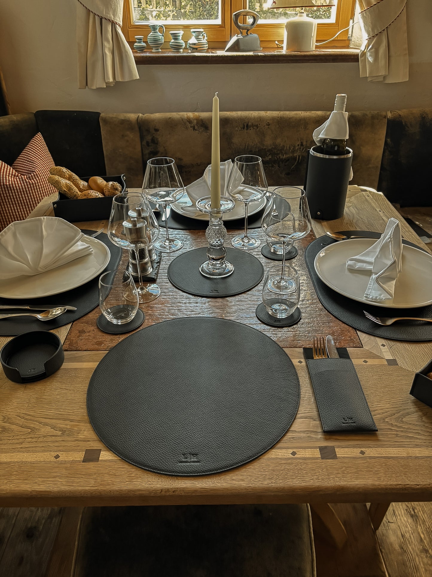 Platzset rund Ø 37 cm – stilvolles Tischset aus echtem Leder
