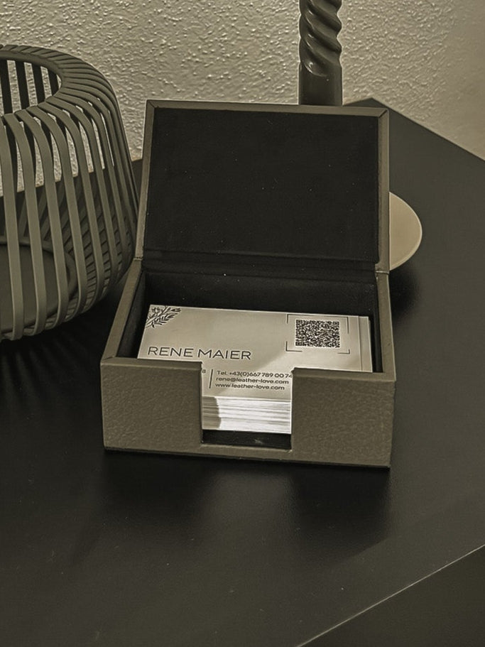Leder-Visitenkartenbox – stilvoll & funktional