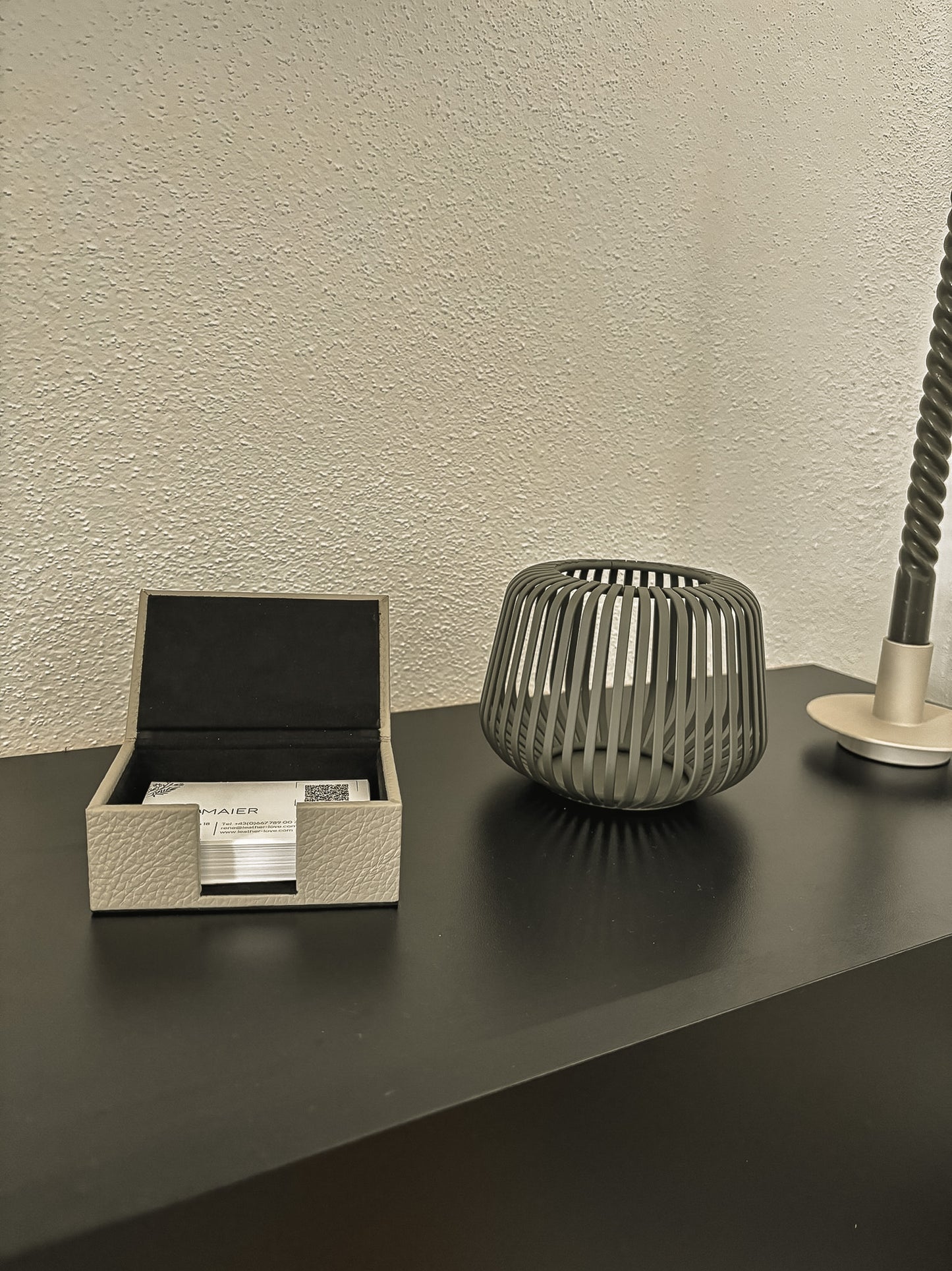 Leder-Visitenkartenbox – stilvoll & funktional