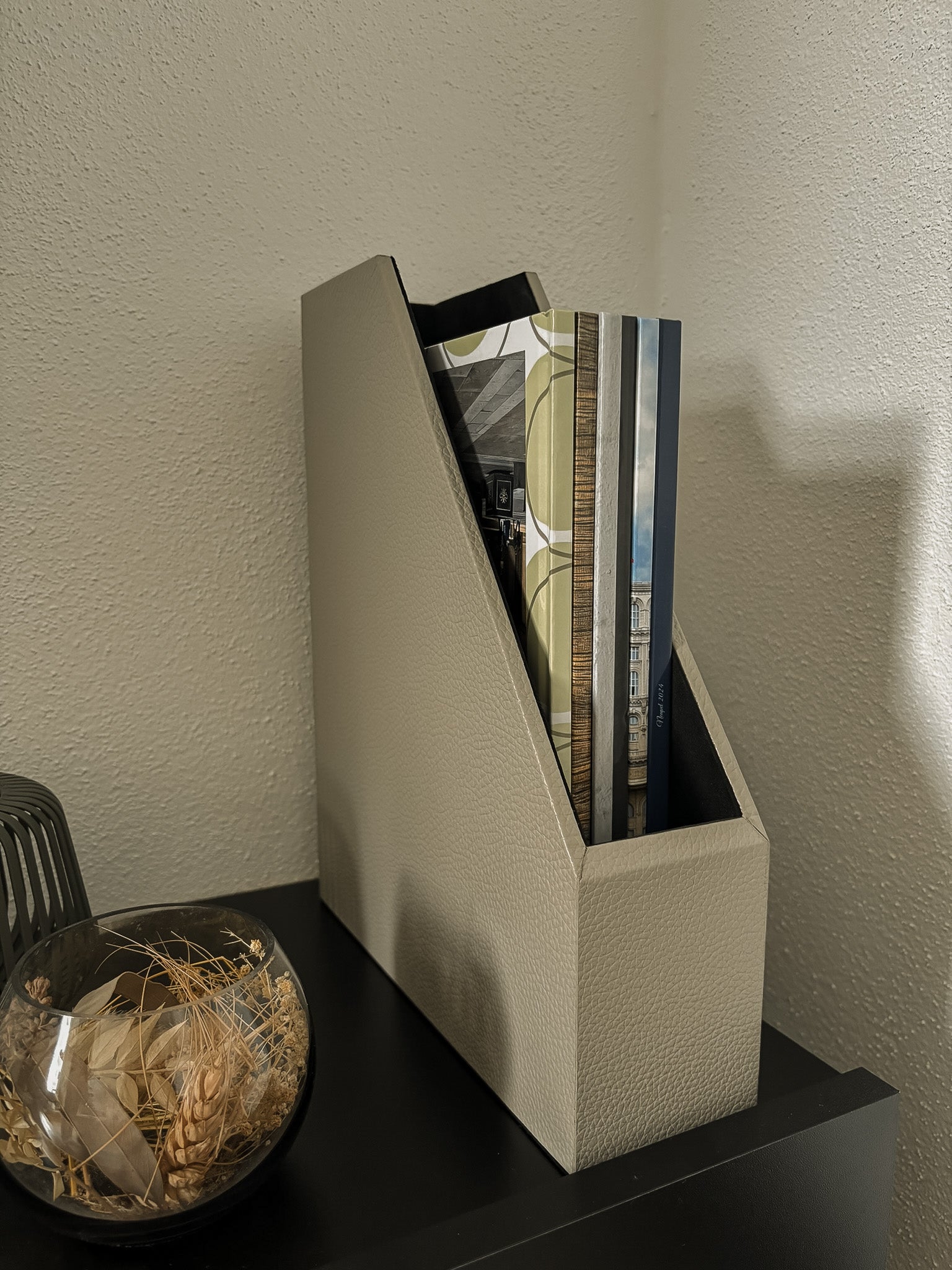 Leder-Stehsammler für Zeitschriften & Unterlagen