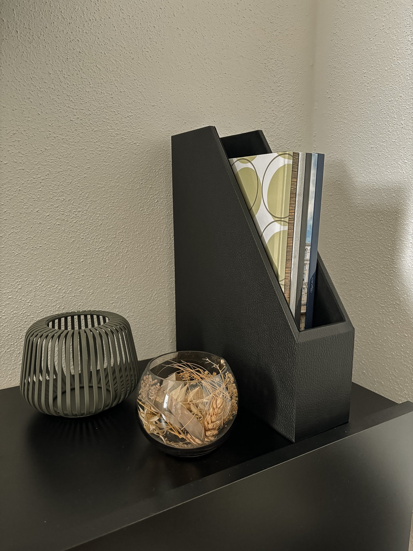 Leder-Stehsammler für Zeitschriften & Unterlagen