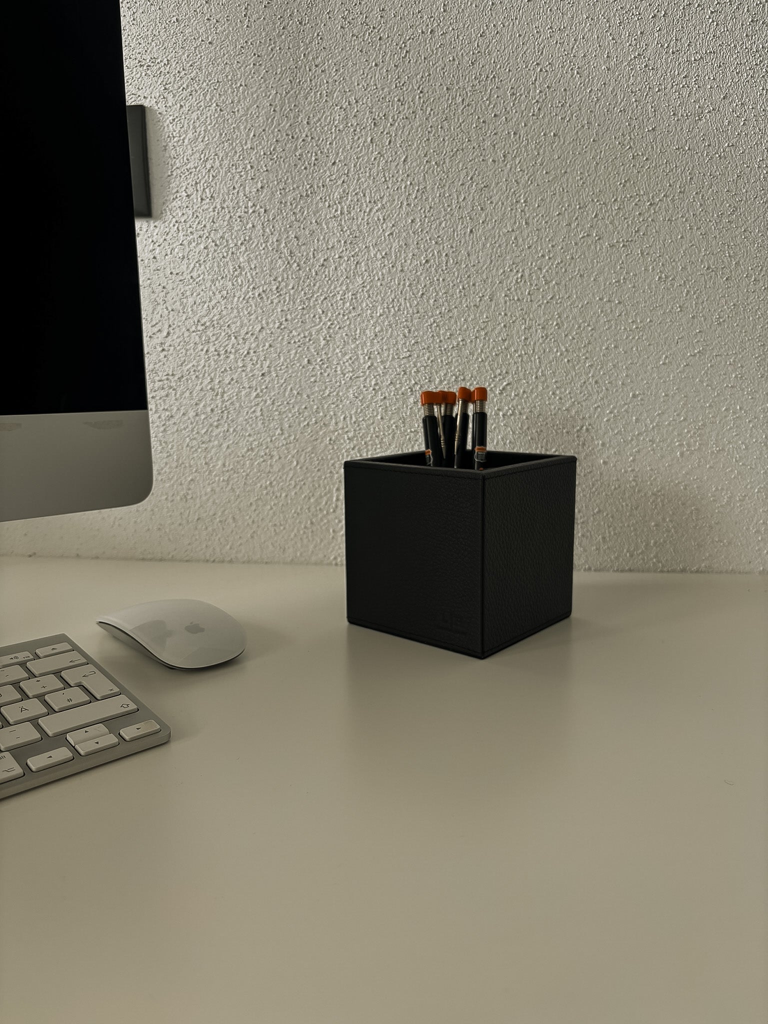 Leder-Stiftehalter – stilvolle Ordnung