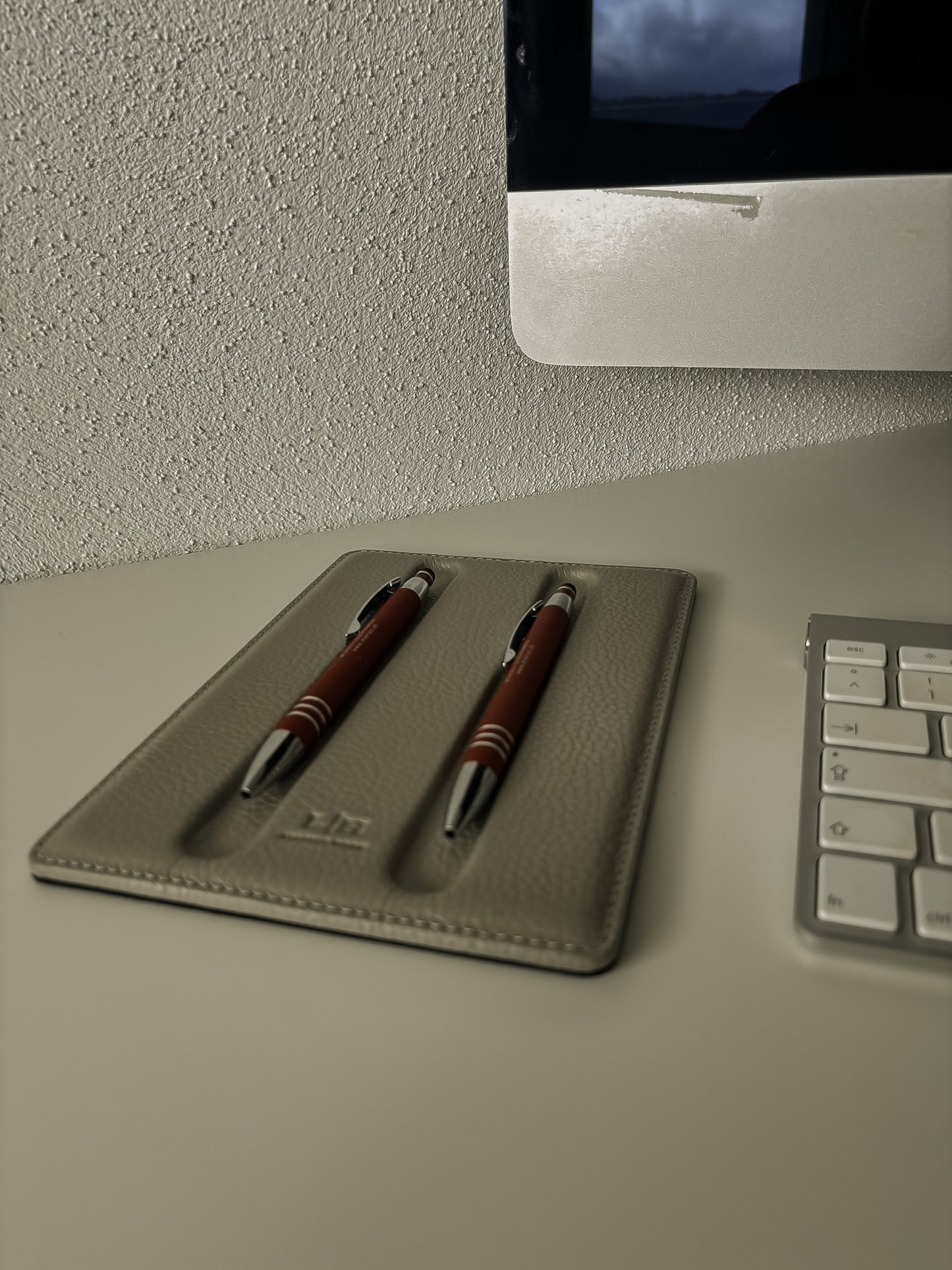 Leder-Stiftablage – stilvoller Platz für deine Lieblingsstifte