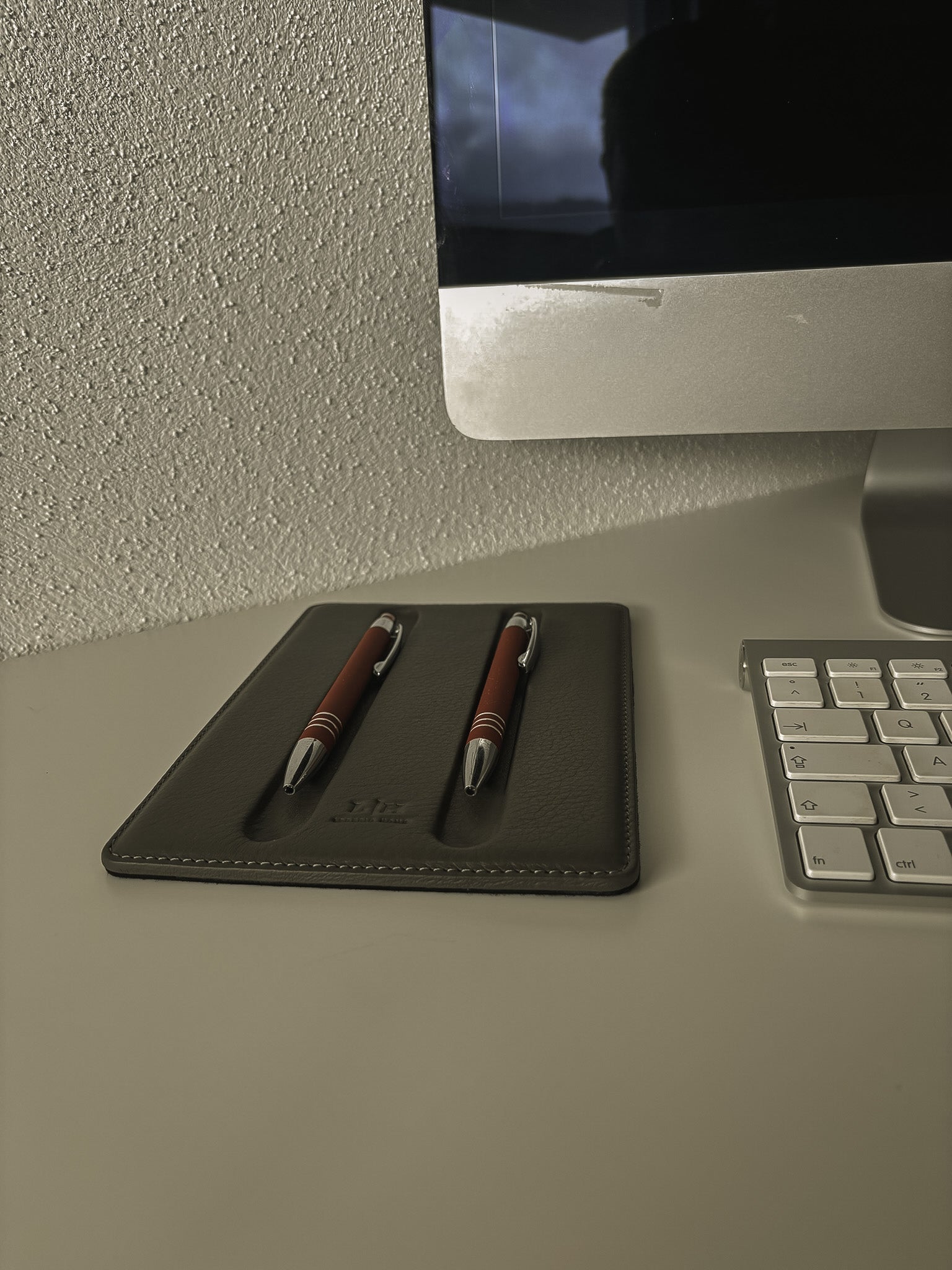 Leder-Stiftablage – stilvoller Platz für deine Lieblingsstifte