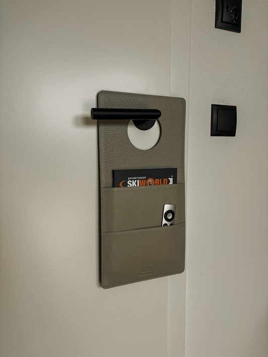 Hängeorganizer aus Leder – 40 × 20 cm