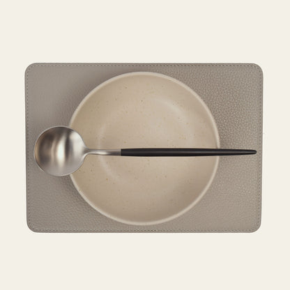 Kleines Platzset aus Leder, Rechteckig – Kompakte Tischunterlage für Alltag & Service – 25 × 18 cm