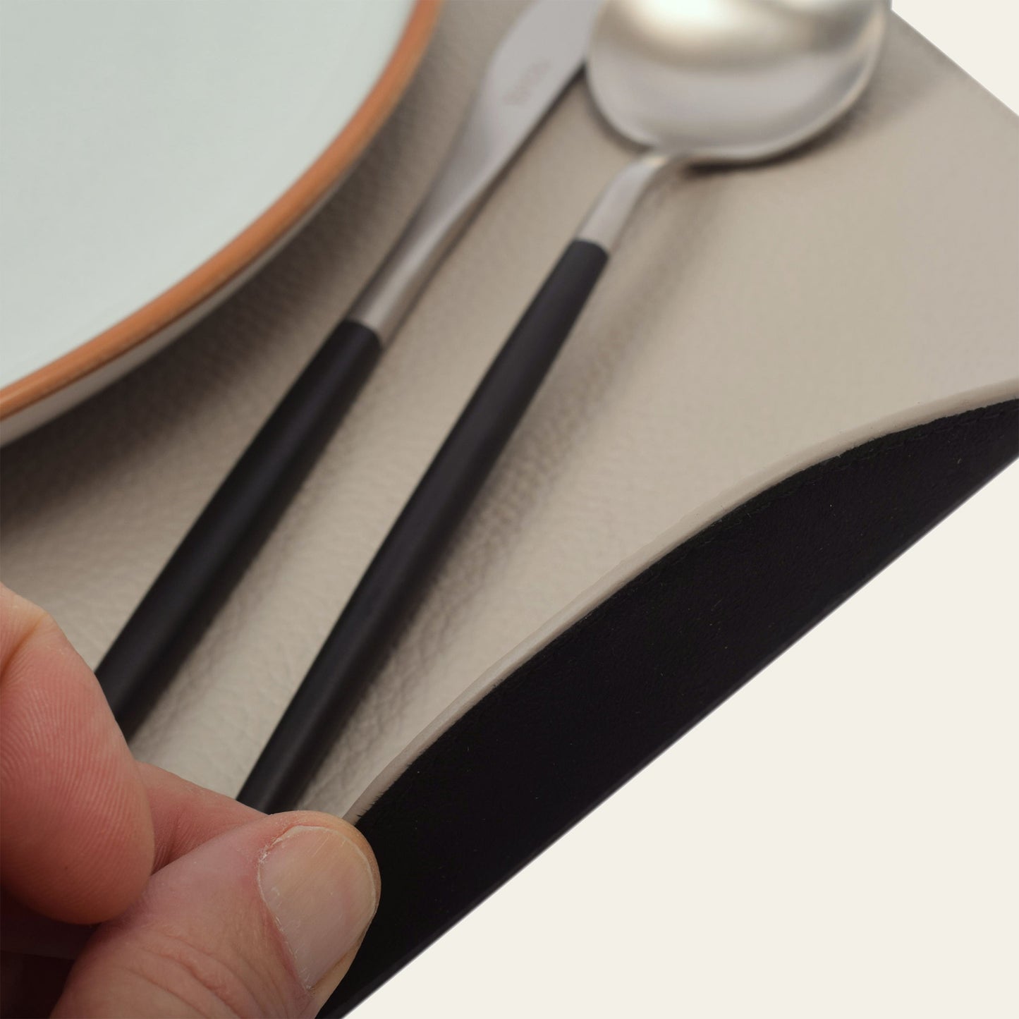 Platzset Asymmetrisch – Modern & Außergewöhnlich