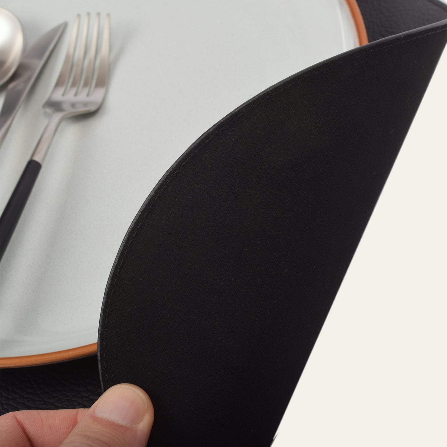 Platzset Asymmetrisch – Modern & Außergewöhnlich