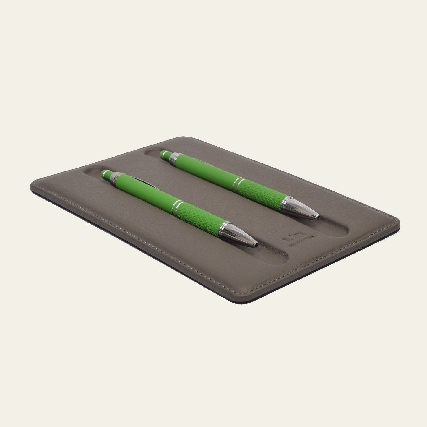 Leder-Stiftablage – stilvoller Platz für deine Lieblingsstifte