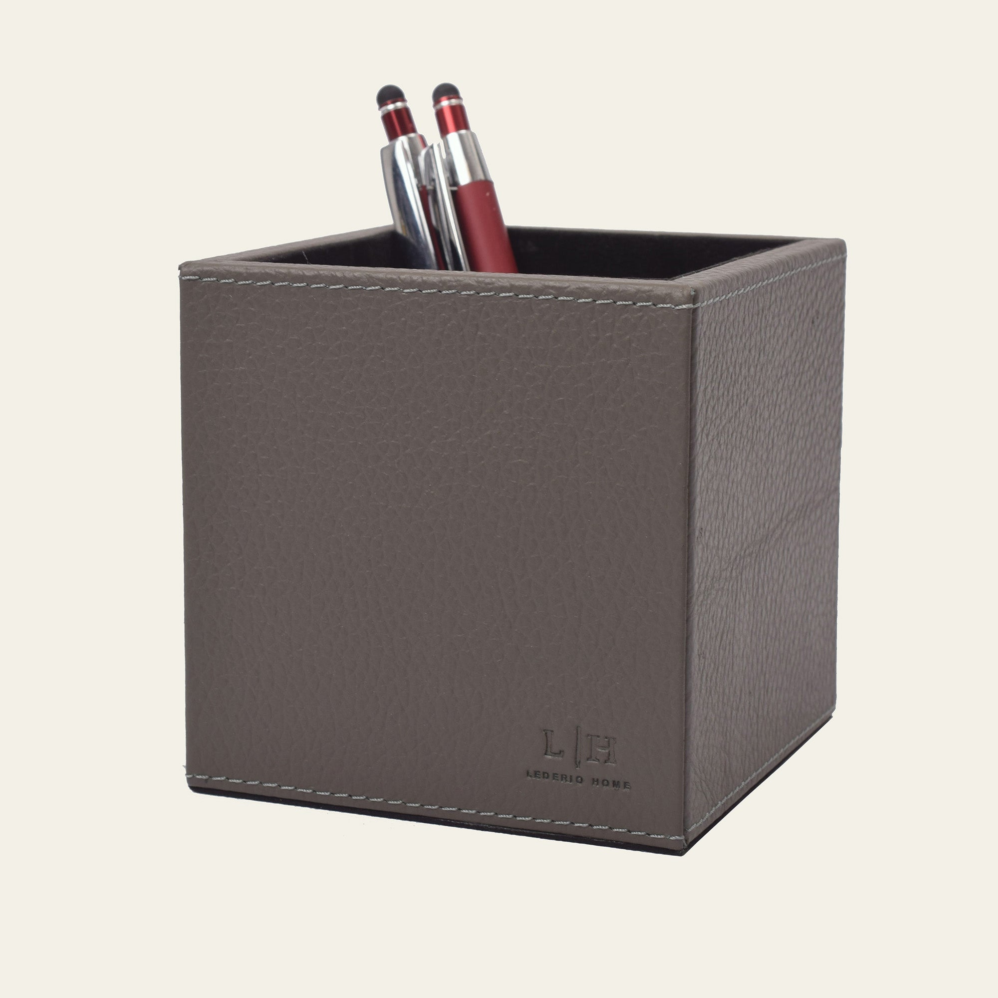 Leder-Stiftehalter – stilvolle Ordnung